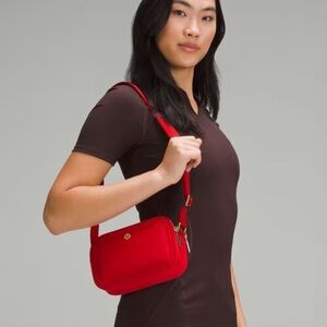 lululemon Crossbody Camera Bag 2L in TRUE RED New W/Tags!!